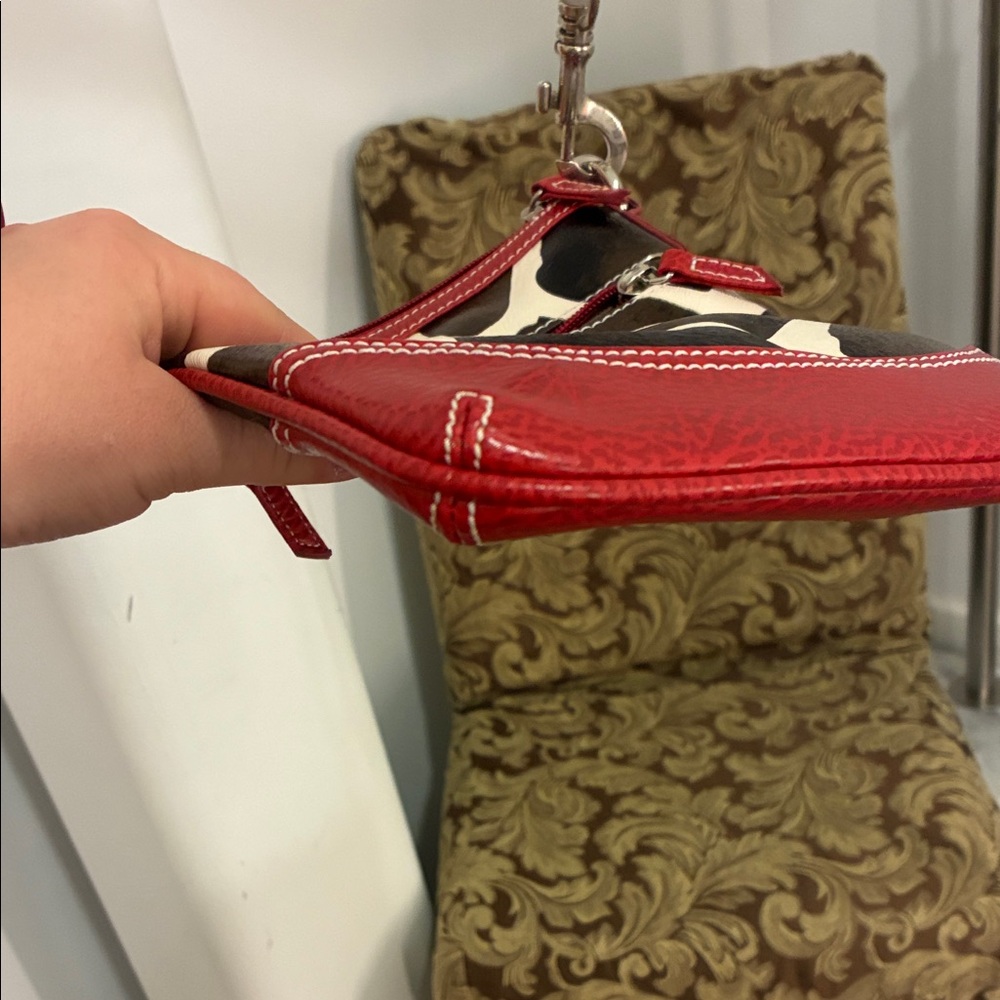 Red and Brown Giraffe Print Crossbody Bag - Picture 4 of 14
